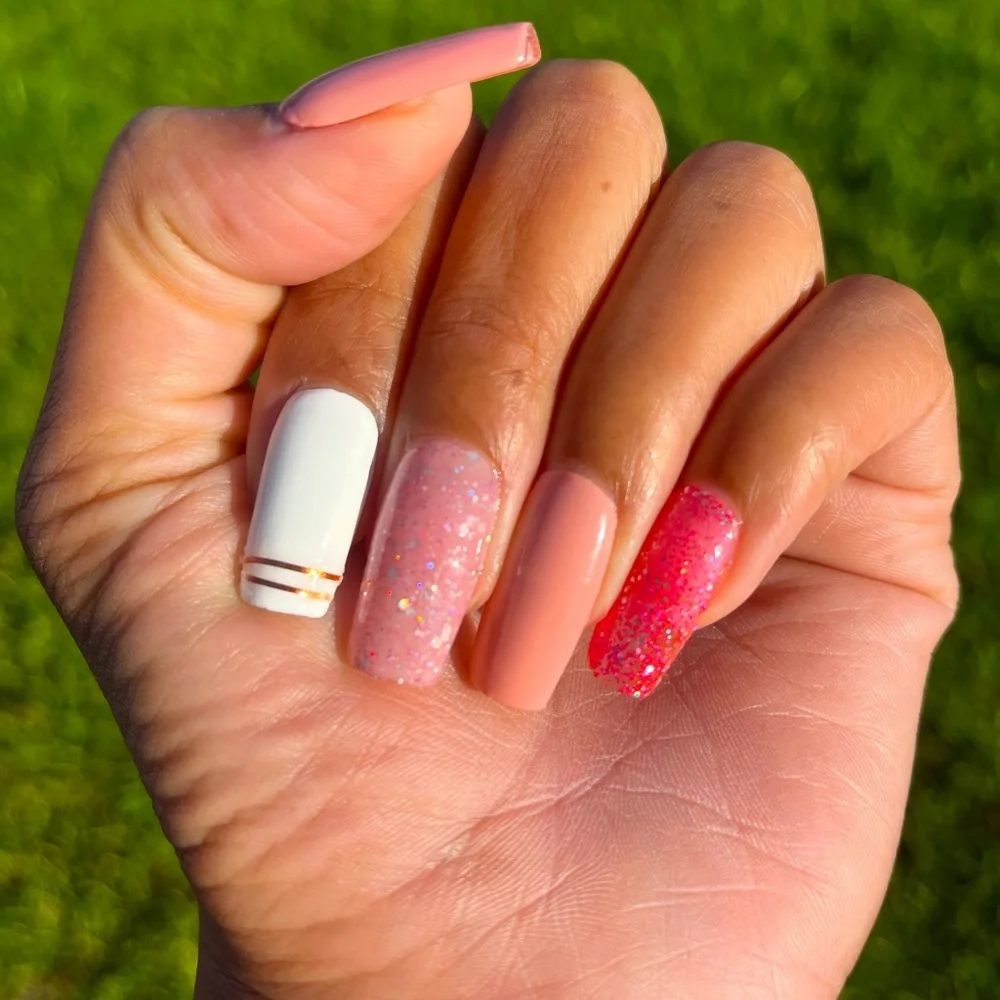 Custom Nail Set - Picture 1 of 1